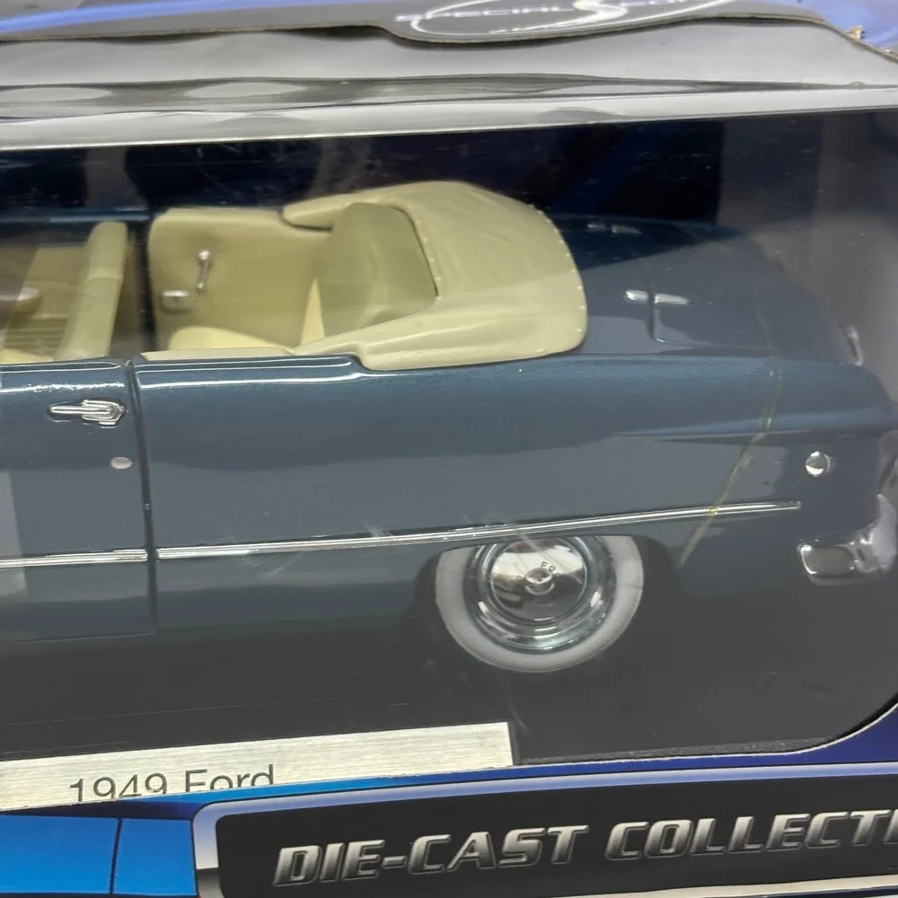 1949 Ford Convertible Blue 1:18 Maisto Special Edition Diecast Open Box